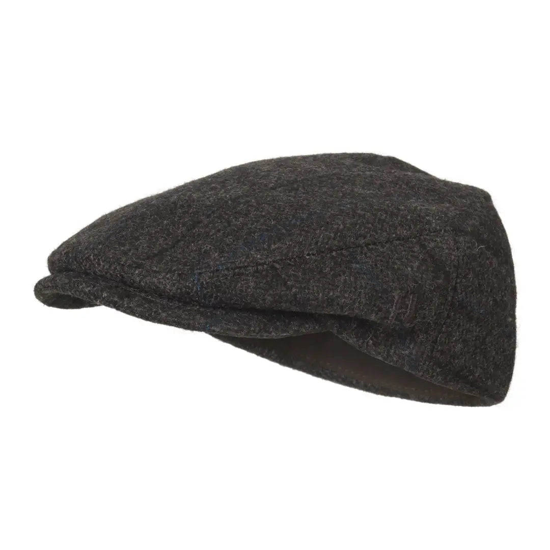 Gray tweed Badanloch flat cap from Härkila, perfect for a classic flat cap look
