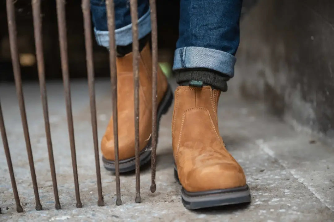 Hoggs of Fife Air-Shire Dealer Boots in brown leather with steel toe for hunting and country clothing