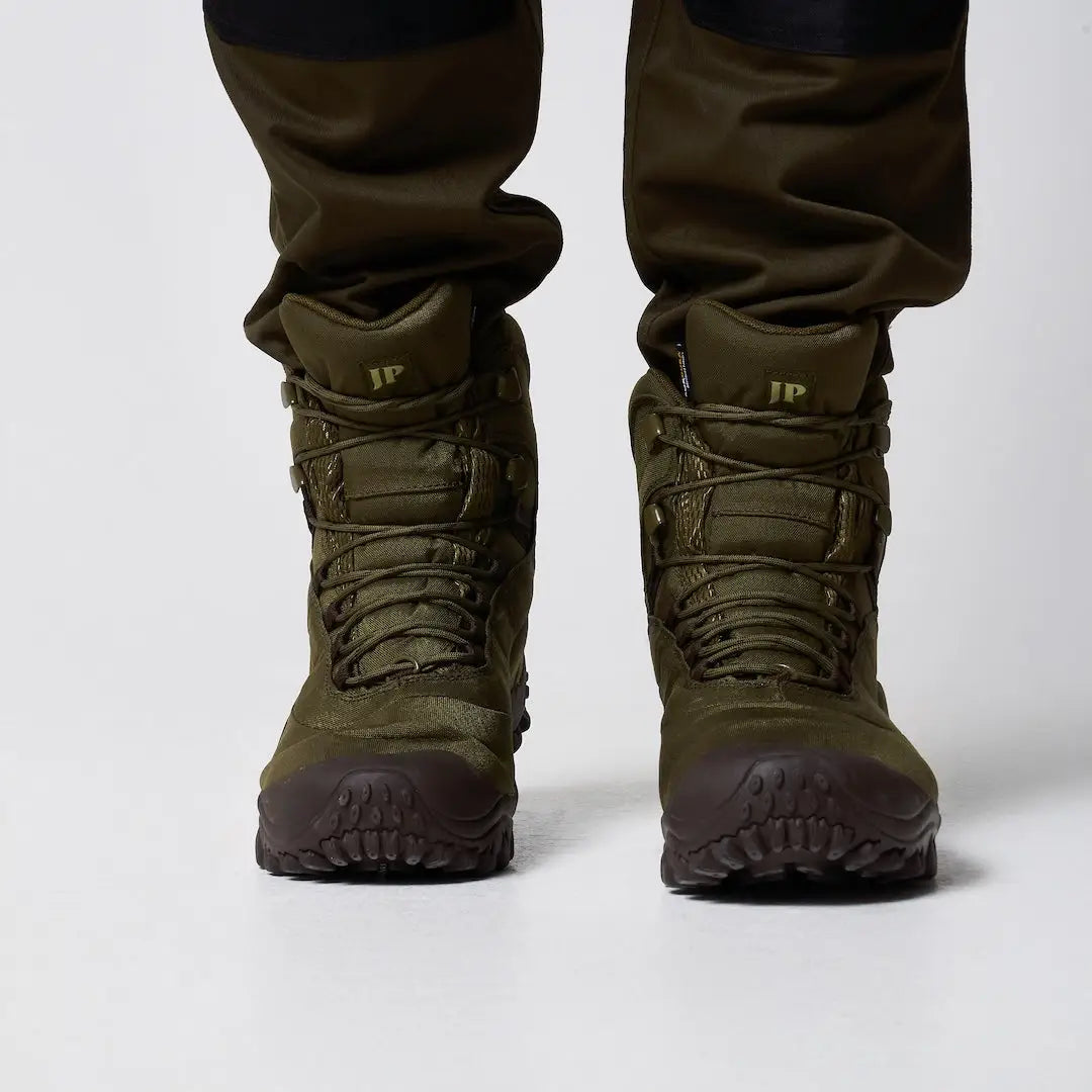 Jack Pyke Tundra boots in olive green with brown soles