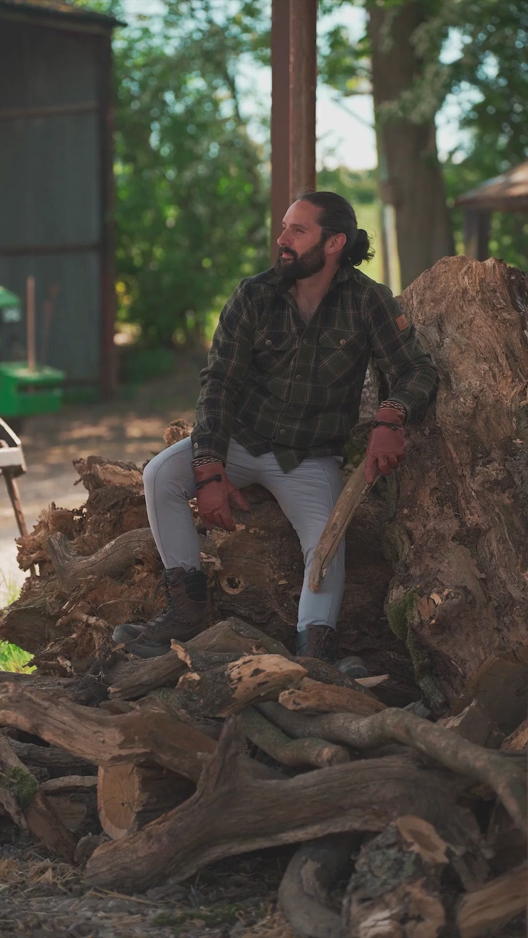 Load video: New Forest Padded Shirt