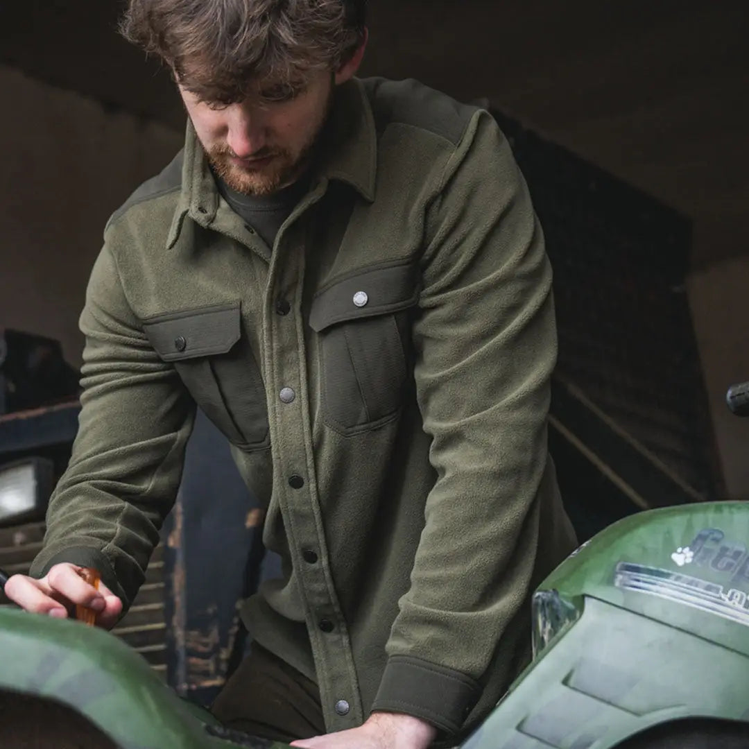 Olive green Seeland Gust Fleece Shirt with button-down design for comfy style