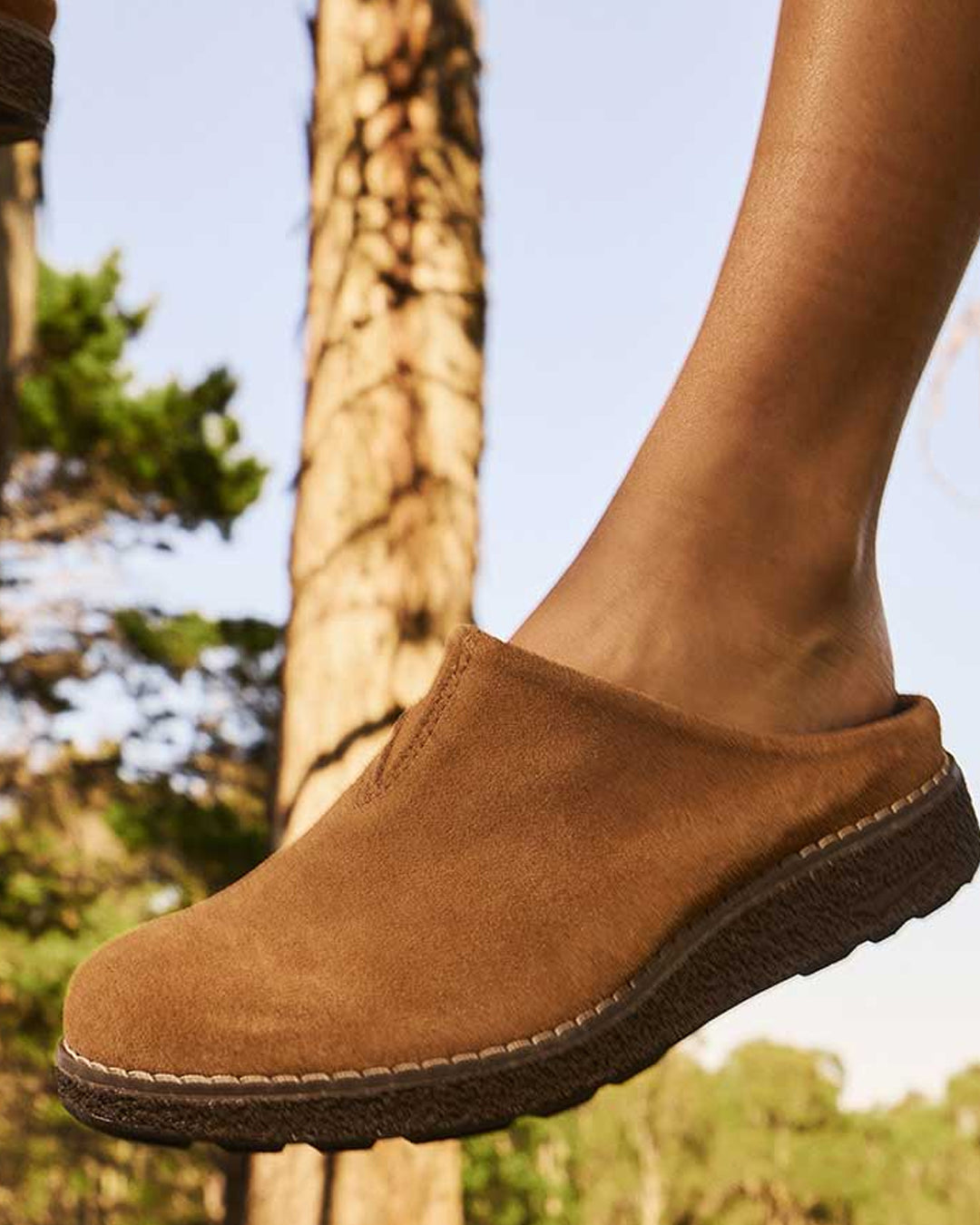 Blundstone 2686 Sahara Tan Suede Aerocork Clogs