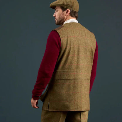 Men’s tweed shooting vest with red sweater, made from water repellent pure wool tweed