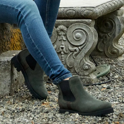 Ariat Wexford Lug Waterproof Chelsea Boots with blue jeans, perfect for country clothing