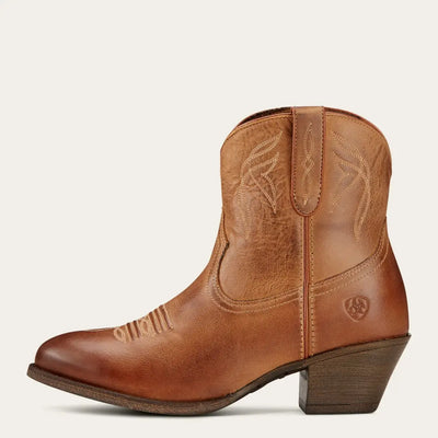 Brown leather cowboy boot with stylish stitching, perfect for country clothing and the outdoors