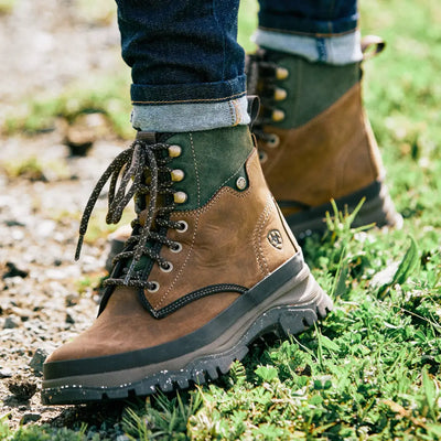 Rugged two-tone Ariat Womens Moresby Waterproof Boots for country clothing and outdoors adventures