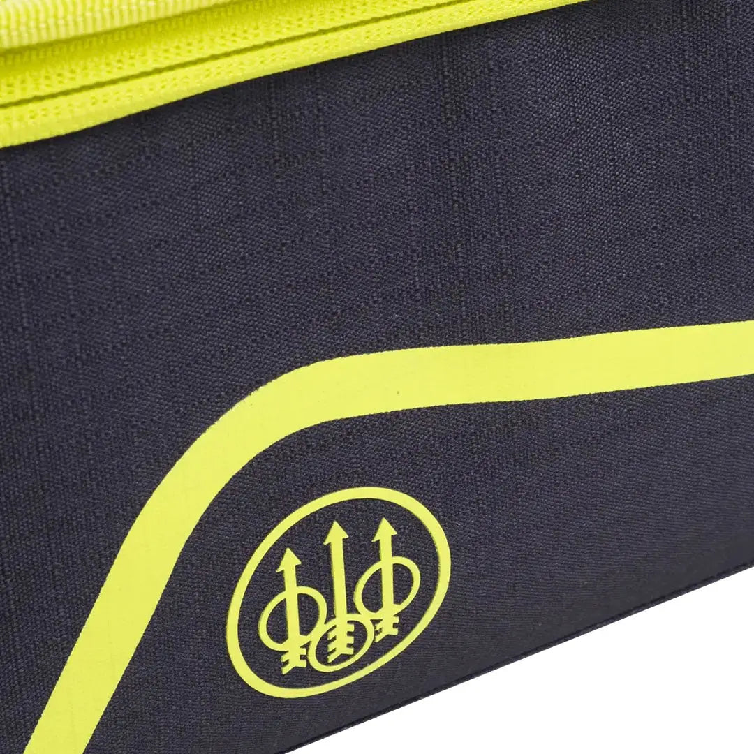 Dark blue Beretta Challenge Cart bag with yellow accents for outdoor adventures