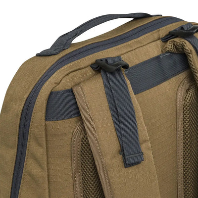 Tan Beretta Gamekeeper EVO backpack with dark gray zippers and straps
