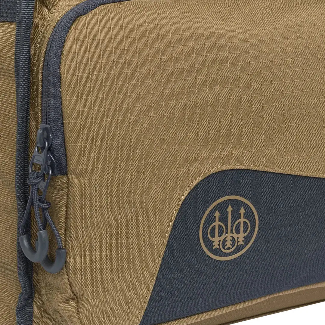 Tan and navy bag detail of Beretta GameKeeper EVO Cart Bag 250, the ultimate EVO cart bag