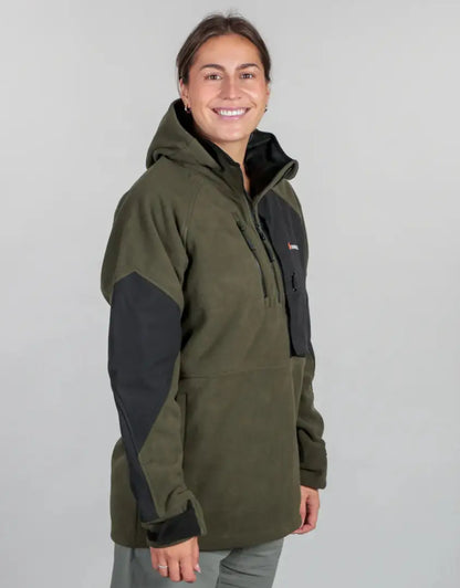 Olive green frontier pullover anorak with chest pocket, perfect country clothing style