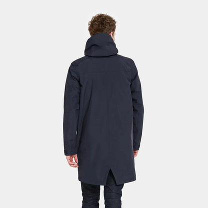 Person in Didriksons Andreas Parka 2 wearing dark blue country clothing for outdoors or hunting
