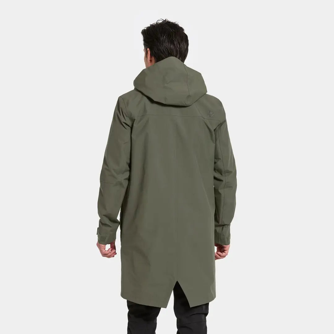 Back view of a man in Didriksons Andreas Parka 2, perfect for country clothing and outdoors adventures