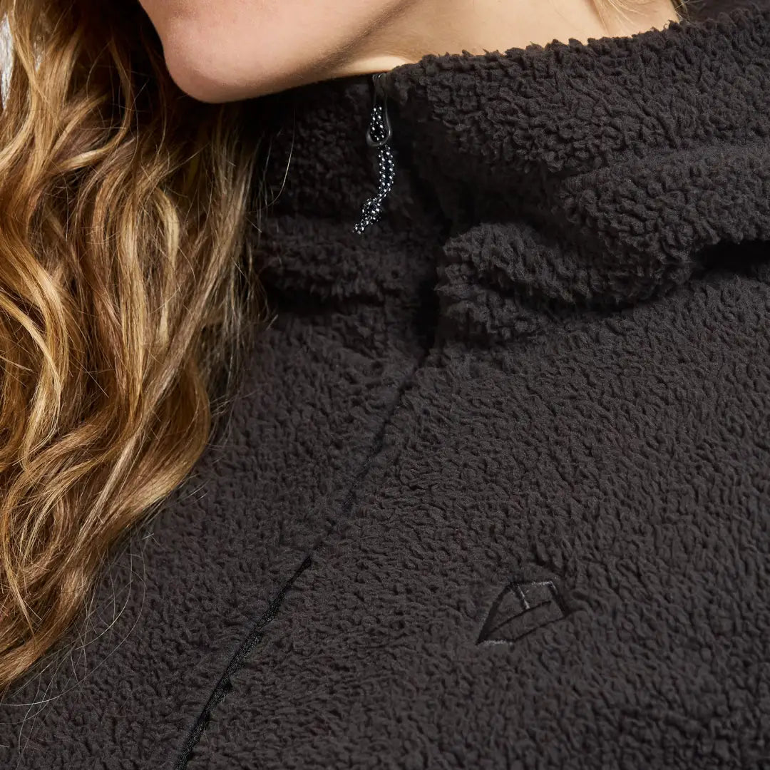 Black fleece pullover from Didriksons Anniken 2, perfect for outdoors and country clothing