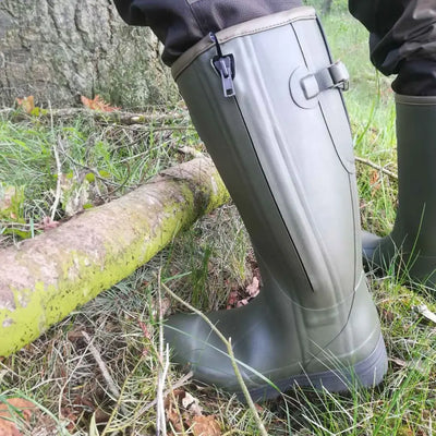 Green rubber boots with zipper for pheasant game men’s outdoor wear
