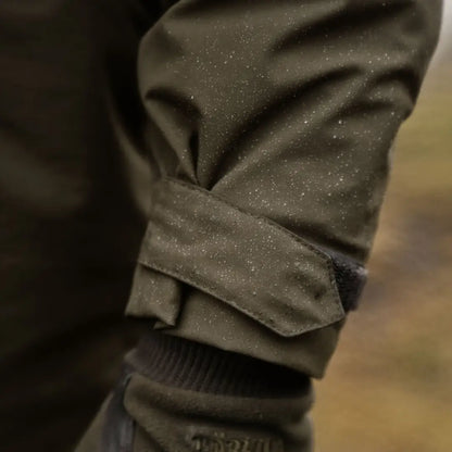 Green jacket sleeve with adjustable cuff from Härkila Orton Tech Packable Smock for country clothing