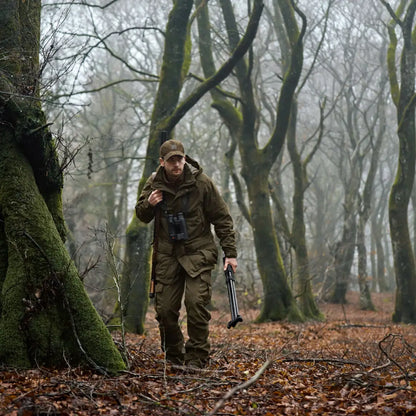 Man in Härkila Pro Hunter GTX Legacy Jacket, showcasing pro hunter hunting gear
