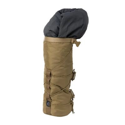 Insulated Helikon-Tex Foxhole Bag with adjustable straps for easy access in country clothing