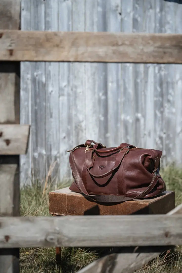 Brown leather Hoggs of Fife Monarch Carryon Holdall for country clothing and outdoor trips
