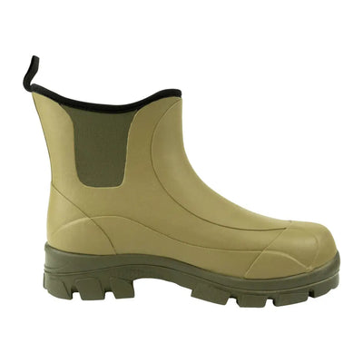 Short rubber Jack Pyke Ankle Wellie Boots with slip-on design and rugged sole