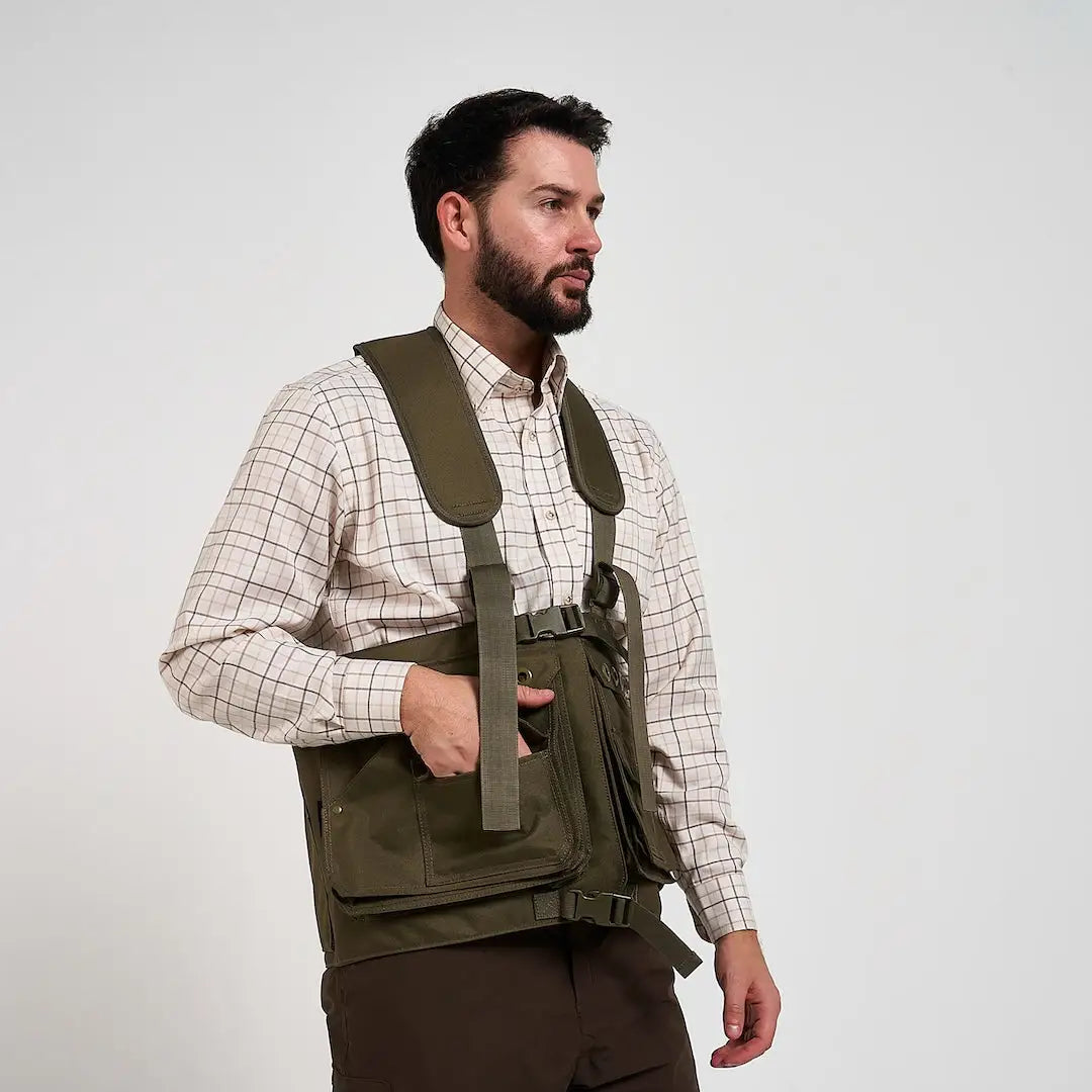 Jack Pyke Handlers Vest in olive green with pockets and straps