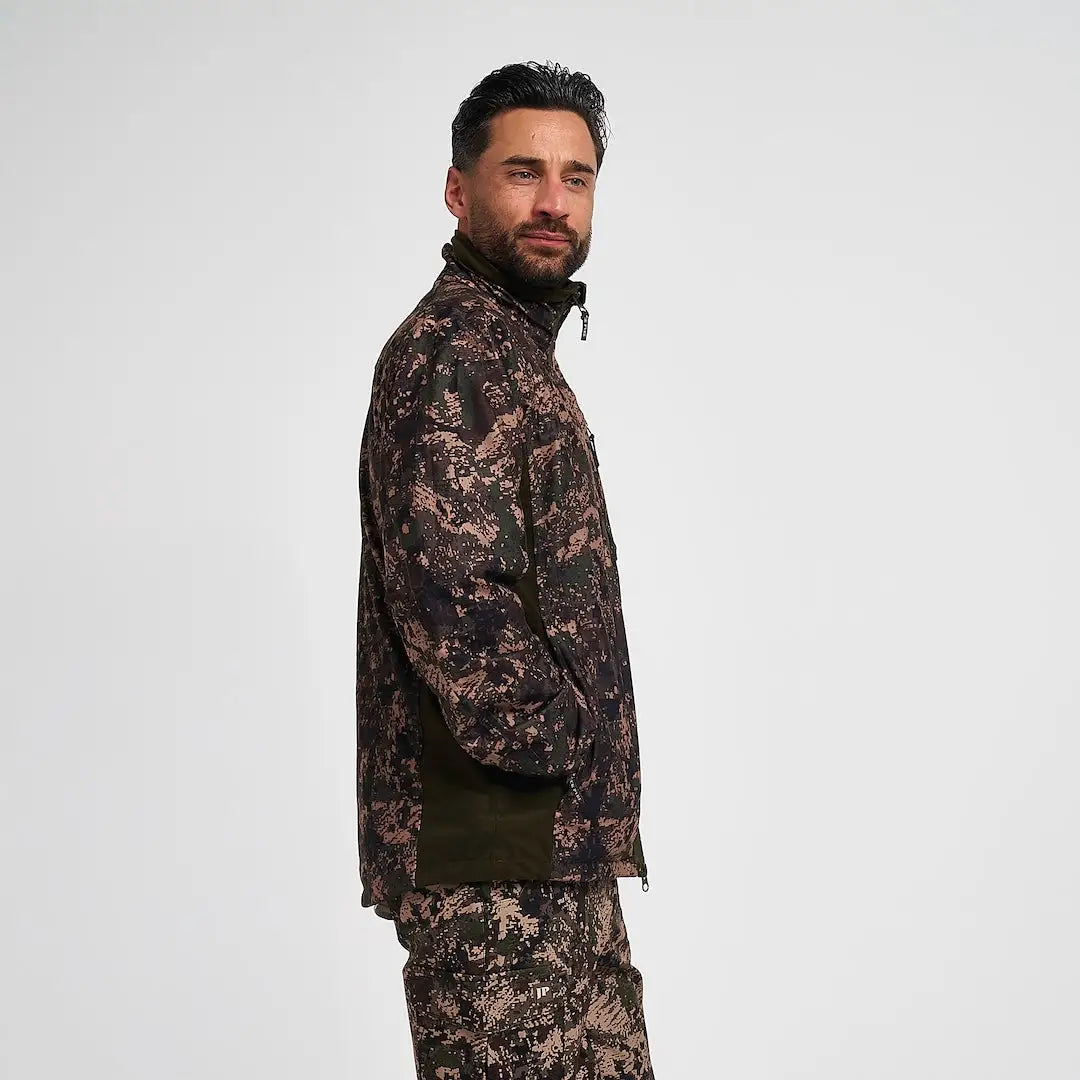 Man in Jack Pyke Weardale field jacket with camo earthy tones
