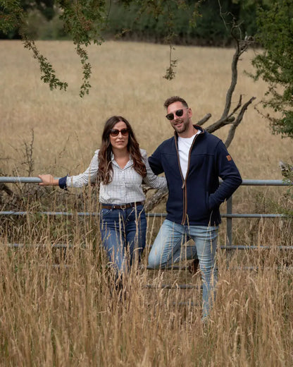 Couple in casual outdoor wear with Forest Knightwood zip fleece made of durable 280gsm fleece