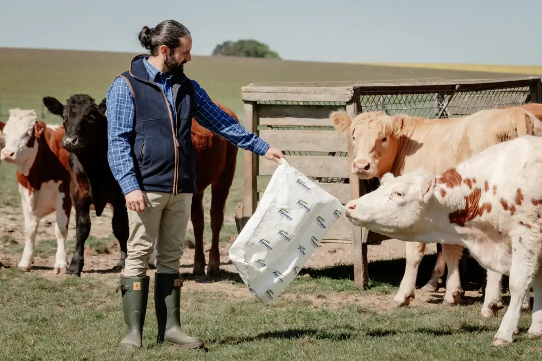 White feed bag from New Forest Knightwood Gilet, part of the forest knightwood fleece collection