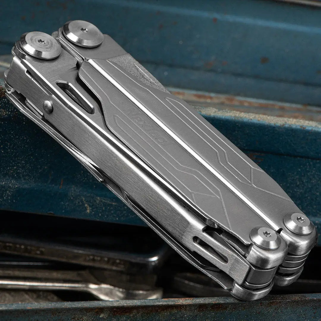 NexTool Flagship Captain multi tool: compact folding knife with silver black accents