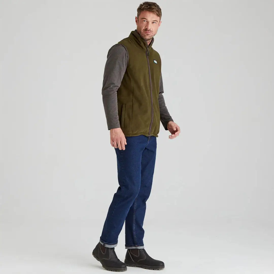 Man wearing a Ridgeline Kodiak Gilet fleece vest for outdoor adventures