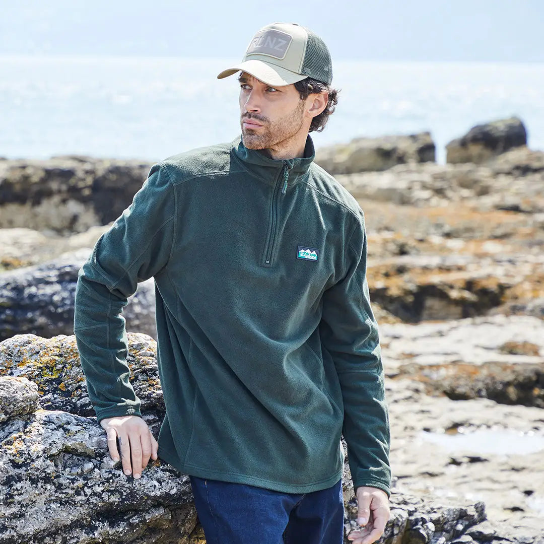 Green fleece pullover from Ridgeline Narvik Fleece made of functional polyester fleece
