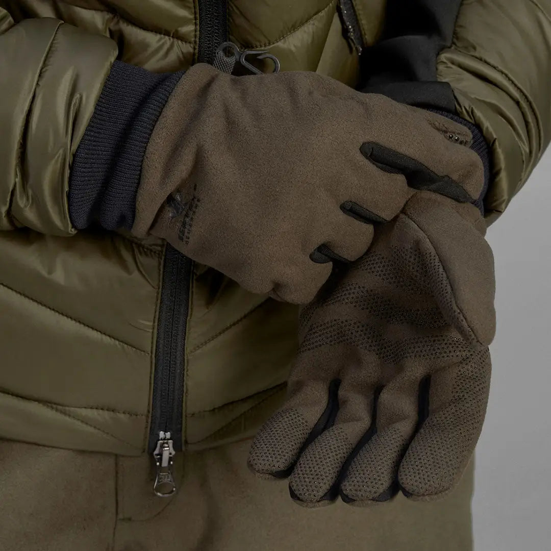 Olive-green Seeland Climate Gloves with good grip, perfect for country clothing зимой