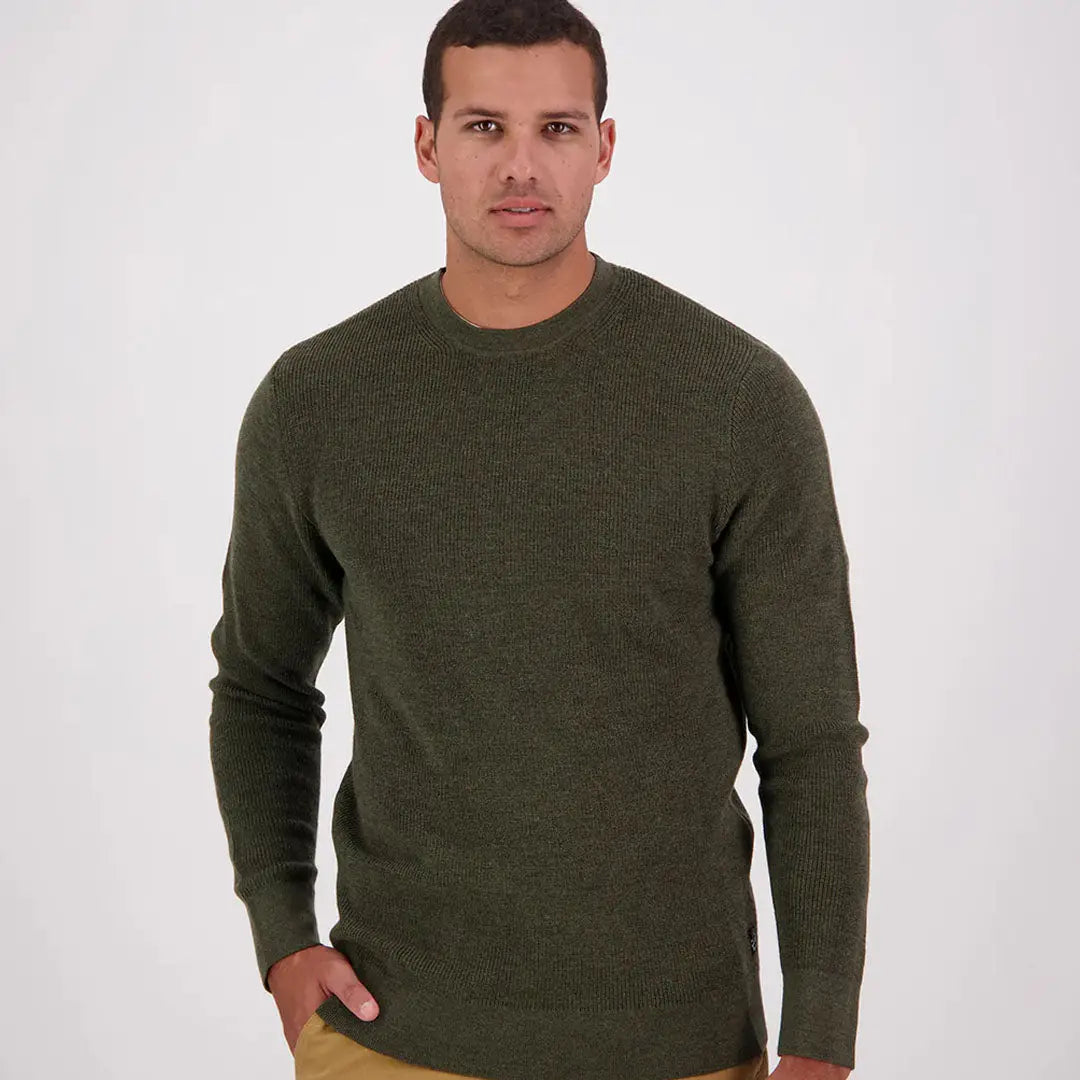 Men’s olive green textured long-sleeved Otahu River Crew sweater for casual style